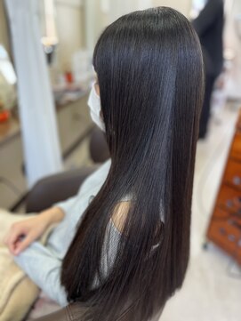 コア フィール ア デイ(COIFFURE A DAY) 【黒髪ロングツヤサラヘア】M3Dトリートメントお得クーポン有り