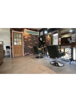 始めから終わりまで1人のスタッフが担当し、人の目を気にせずにゆっくりとくつろげるサロンになります。