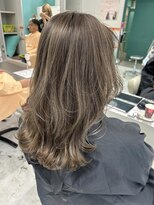 リーホリエ(Lee Horie)&nbsp;【高木】見せ方イロイロ×ハイライトDesign◎