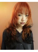 ハイレイヤーにオレンジとブラックのデザインカラー