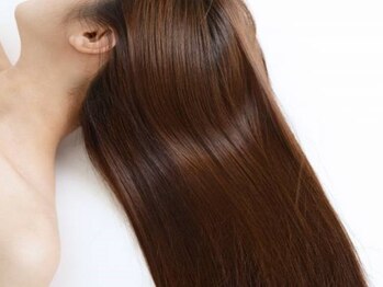 ボヌールヘアー(BONHEUR hair)の写真/徹底的にダメージレスにこだわり、髪質改善しながら自然なストレートヘアに◇指通りの良さと艶に好評の声◎