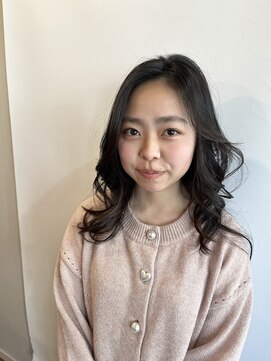 髪が動く！　しなやかロングレイヤー