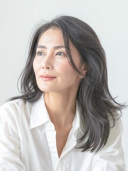 モア ヘアー ラウンジ ハザール 羽沢国大前店(moa hair lounge/ HAZZAR)の写真/白髪染めで「暗く重くなりたくない」大人女性へ。白髪を活かした艶カラーや『白髪ぼかし』でお洒落染め！