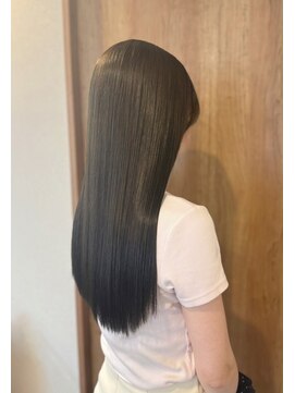 ユーリ(juli) カット/縮毛矯正(酸性ストレート)/髪質改善トリートメント