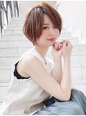 耳かけ/ショートボブ/フォギーベージュ/毛先ウェーブパーマ小林