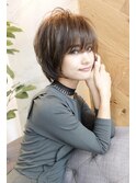 くびれる大人のデザインショート