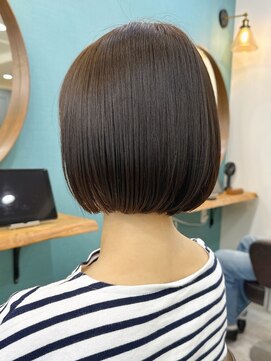 ベラ(Bella) 大人可愛い前下がりショートボブ丸みショート20代30代40代