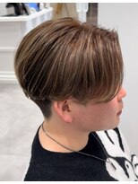 オーシャントーキョー 仙台(OCEAN TOKYO)&nbsp;刈り上げセンターパートハイライトバレイヤージュブリーチ