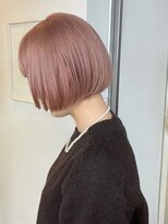 タヴィ(Tavi) ピンクベージュのコンパクトボブ/ボブヘア/ワンレングスボブ