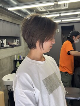 オッソ(OSSO) 大人可愛いハンサムショート透明感オリーブベージュブリーチなし