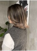 バレイヤージュ　レイヤーボブ　グレージュ  外国人風カラー