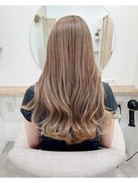 シア 新越谷店(SHEER)&nbsp;細目ハイライトでベージュミルクティー