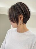 ハイライト白髪ぼかしダブルカラーインナーカラーショートボブ