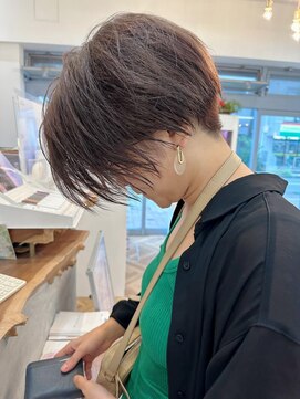 ロミー 本厚木(ROMMY.) 大人可愛い刈り上げ前髪なしショート