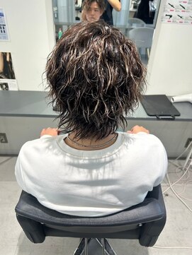 メンズサロン キング 高槻店(Men’s salon K!ng) 波巻きツイストスパイラルパーマ/フェザーパーマ/眉毛/メンズ