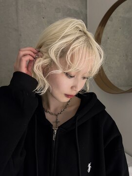 モニカ 栄店(MONIQA) white blonde color