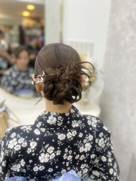 ラビス(Lovis) ミディアム/暗めカラー/デザインカラー/フェイスフレーミング