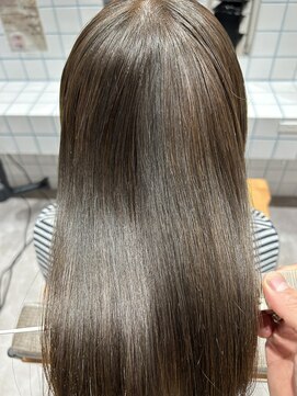 ケアリー 越谷レイクタウン(Carelly) デザインカラー/レイヤーカット/髪質改善カラー/メテオカラー