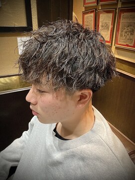 メンズカット　新潟シェービング　パーマ　ツイストスパイラル