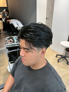 オゼル(OZEL) 【ツイスパ×レイヤー】上品な抜け感で魅せるモードスタイル