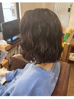 ロウスリー(Lowsly)&nbsp;ウェーブパーマミディアムボブ20代30代40代50代　暗めカラー