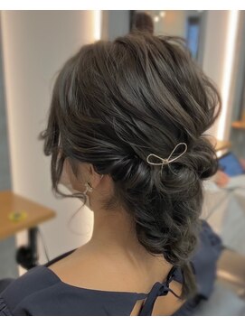 ギルド 清瀬店(GUILD) 編み込みローポニーアレンジ