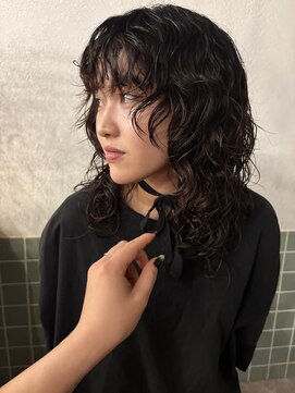 ニーム 栄(nimes) kaon  ミディアムレイヤー　ミディアムウルフパーマ