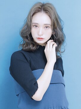 リー 甲子園(Lee) センターパートのミディアムスタイル