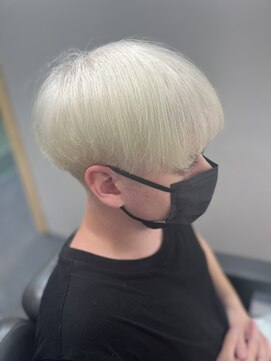 ハチマルハチ 新宿(808) ホワイトヘア☆