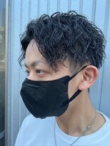 ブルーモスク トウキョウ(TOKYO)&nbsp;センターパート×ツイストパーマ/松山美容室