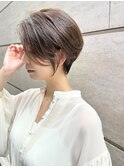 斜めバングのブルーグレージュショート1【Yamaki Ayako】