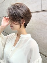 マイラ 銀座(myla) 斜めバングのブルーグレージュショート１【Yamaki Ayako】