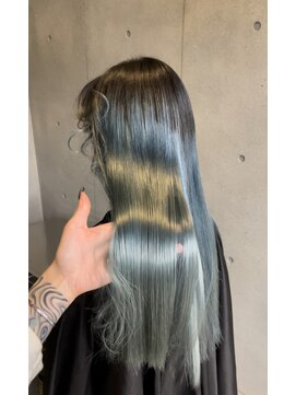 ヴァーディ オモテサンドウ(Vardy omotesando) 水色/ルーツカラー/ロングヘア