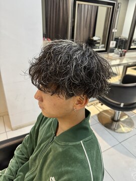 アイズ 海老名(AIZU) 波巻きスパイラルパーマ　メンズカラー　ツイストスパイラル