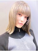 30代40代ブリーチミルクティー伸ばしかけミディアムウルフ