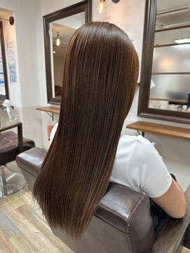 ニーノ(Nino) 20代30代大人可愛い髪質改善小顔艶感ロングミルクティーベージュ