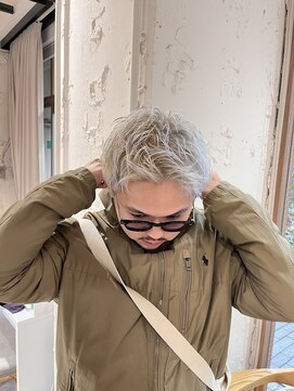 ゼスト 三鷹店(ZEST) スパイキーショート/ホワイトカラー/ハイトーンカラー