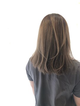 美粧 ほそや お花茶屋本店 ミディアム ハイレイヤーニュアンス無造作ローライトハーフ