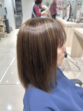 アッシュ 高幡不動店(Ash) 白髪ぼかしデザインコントラストハイライトロブボブ髪質改善