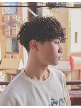 ニイ(nii.) スパイラルパーマショートレイヤーマッシュツーブロック