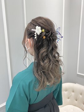 ネオリーブギンザ 銀座店(Neolive GINZA) 袴ハーフアップアレンジ