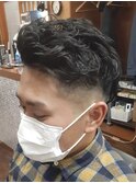 スキンフェードツーブロックパーマスタイル(スキンフェード)