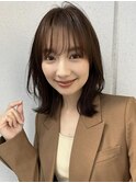 ゆるめのくびれダークアッシュミディアム