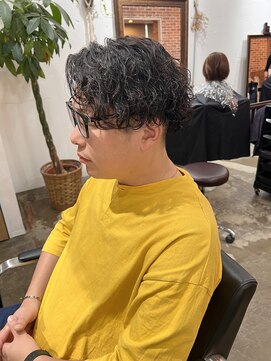 ヴィップルーム(viproom) ビジネスマン/スパイラルパーマ/フェードカット簡単スタイリング