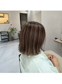 白髪ぼかしカラー切りっぱなしボブ
