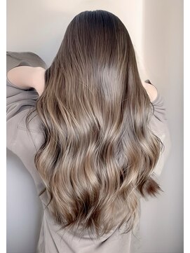 ミスグランディーヴィラス(Miss Grandee VILLAS) ツヤ髪ロング/ハイライト/ベージュ/20代30代40代