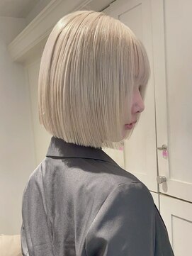 ベレーザ 渋谷(BELEZA) 17245全頭ブリーチミニマルボブレイヤー金髪ホワイトブロンド