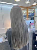 ユニ バイ マグ 長野店(Uni.by Mag)&nbsp;透明感◎ハイトーンロングヘアダブルカラーブリーチグレージュ