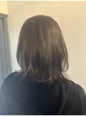 大人ナチュラルなミディアムレイヤー