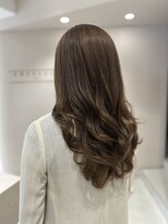 アンベリールフルー(EMBELLIR fleur) 大人女性の軽やかロングヘア/オリーブベージュ 30代40代50代